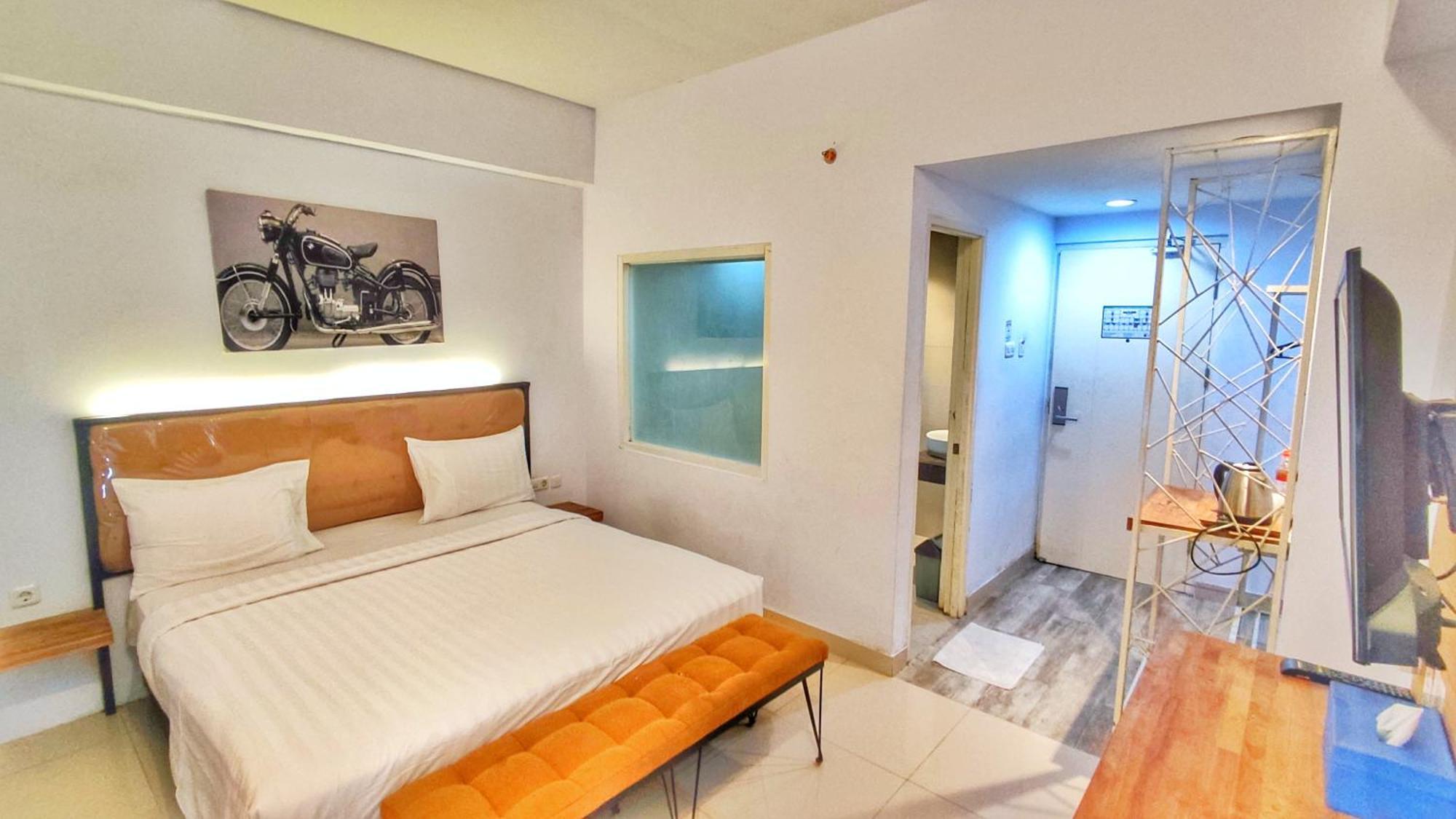 Votel Hotel Charis Tuban Tuban  Eksteriør billede