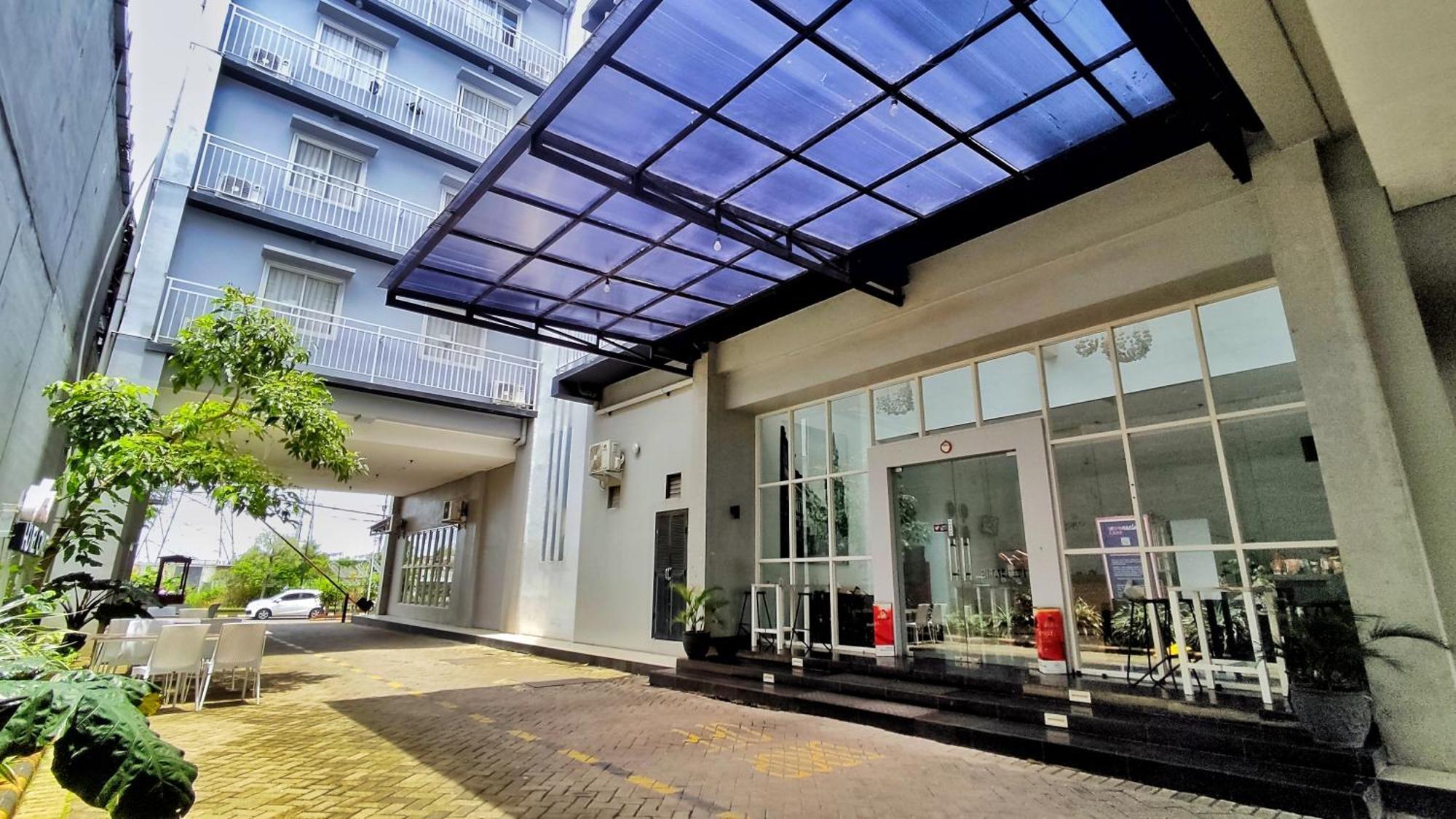 Votel Hotel Charis Tuban Tuban  Eksteriør billede