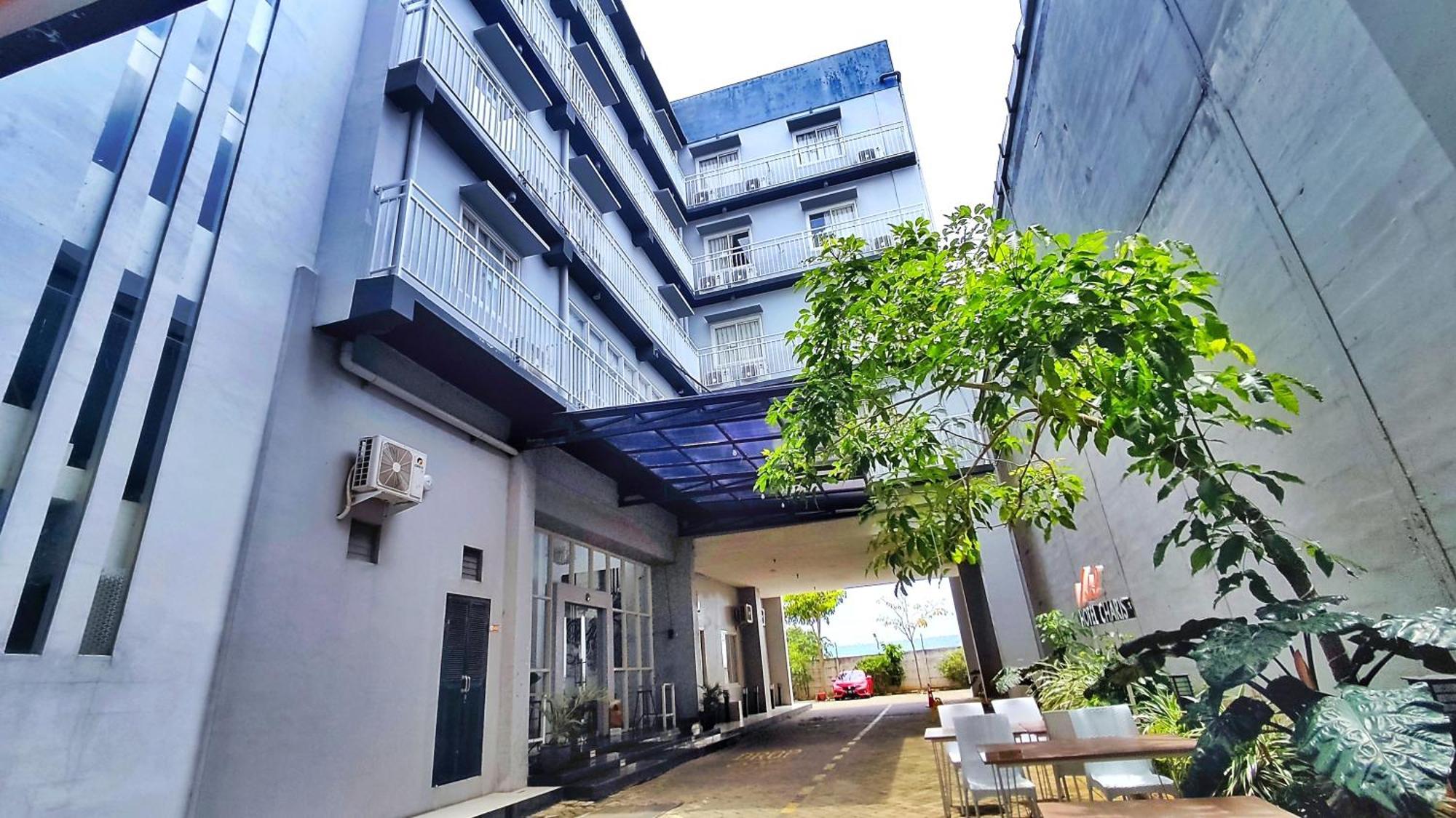 Votel Hotel Charis Tuban Tuban  Eksteriør billede
