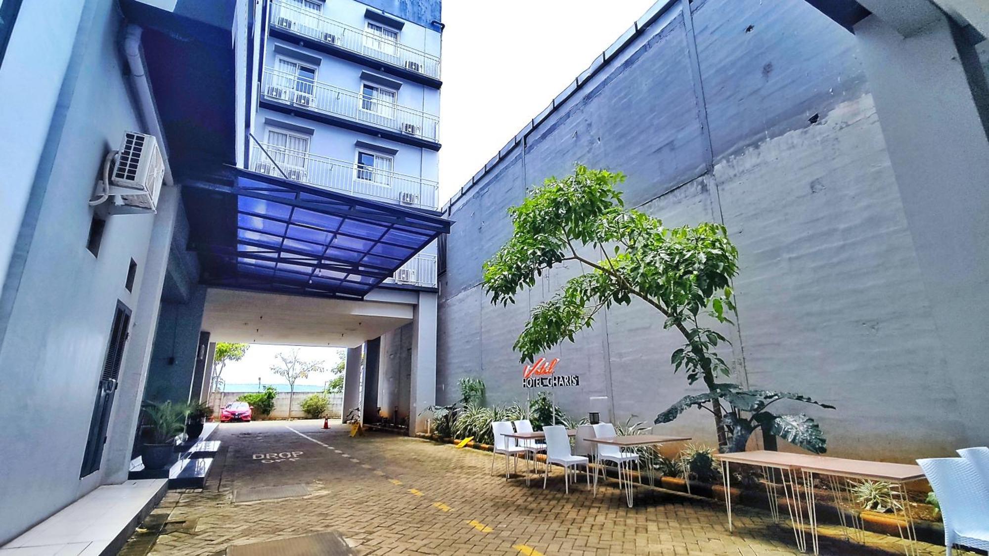 Votel Hotel Charis Tuban Tuban  Eksteriør billede