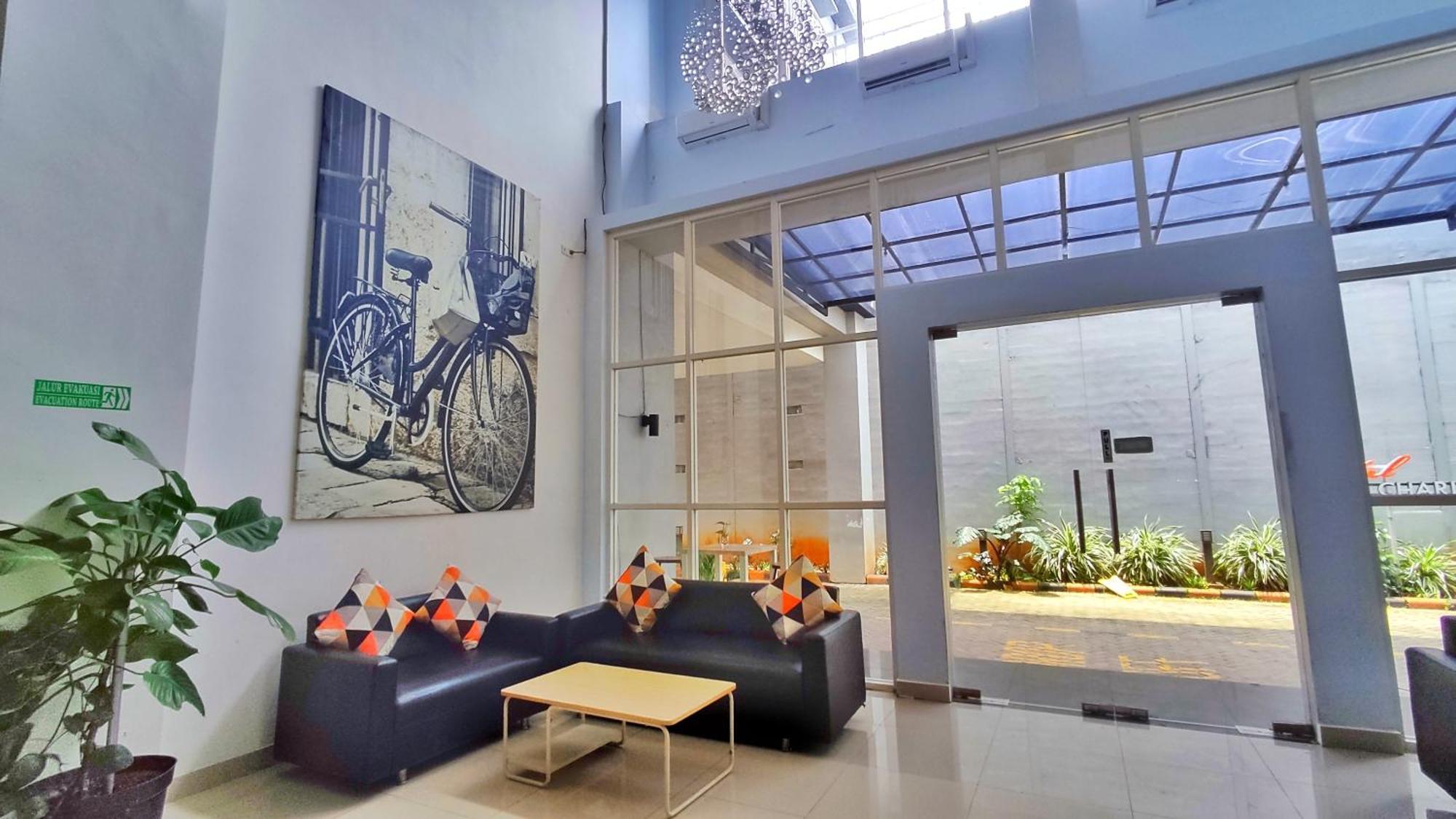Votel Hotel Charis Tuban Tuban  Eksteriør billede
