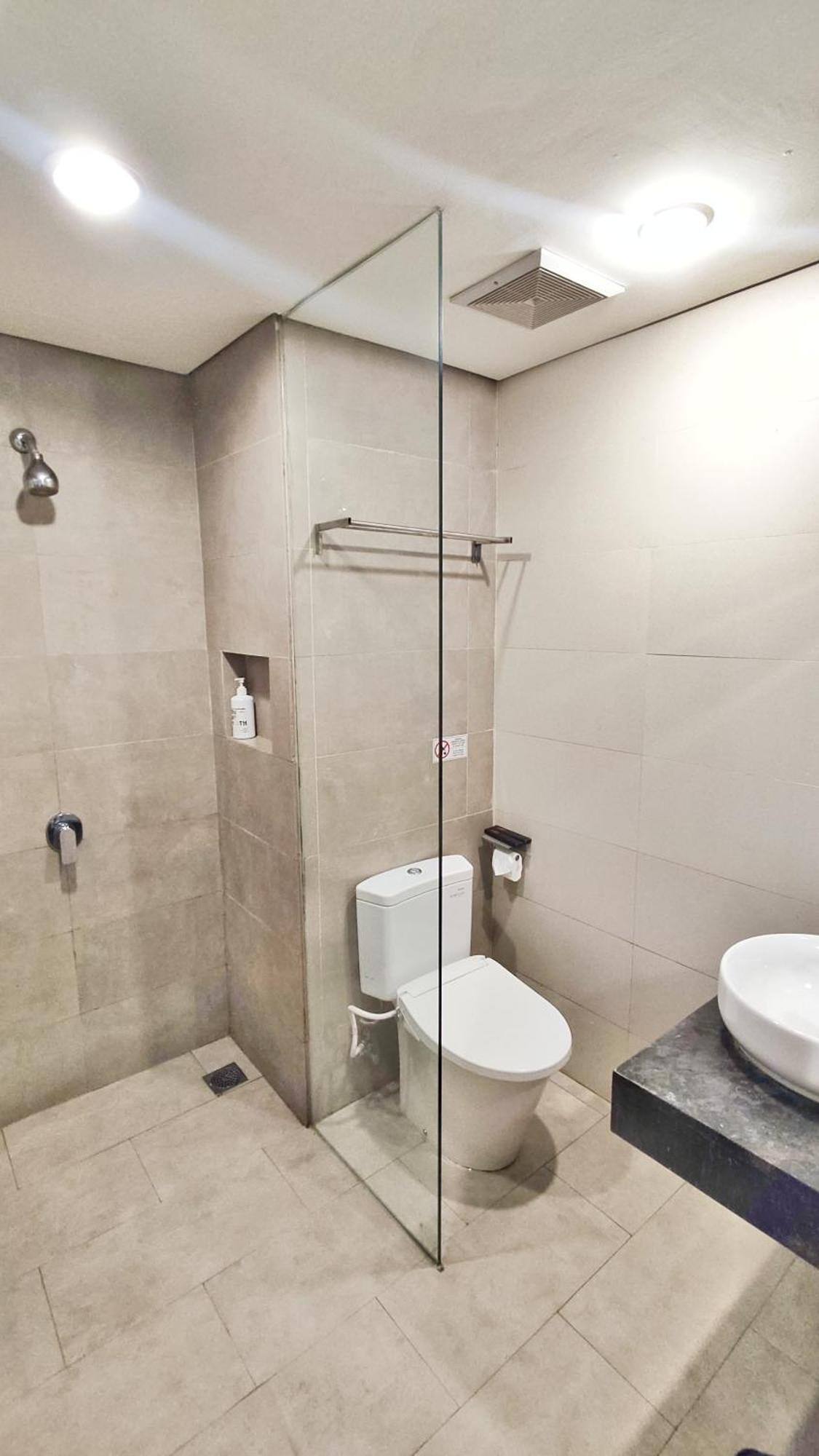 Votel Hotel Charis Tuban Tuban  Eksteriør billede