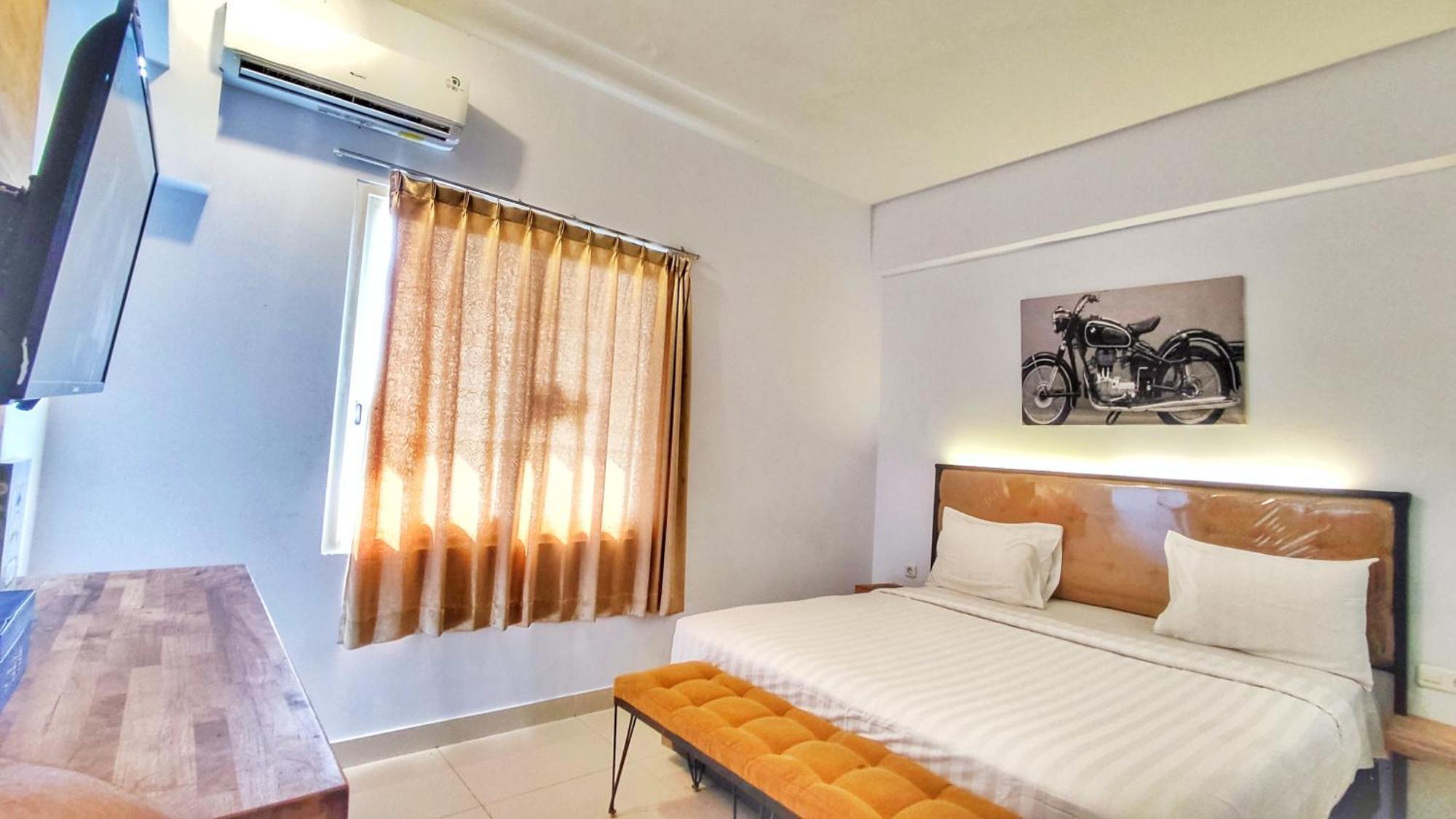 Votel Hotel Charis Tuban Tuban  Eksteriør billede