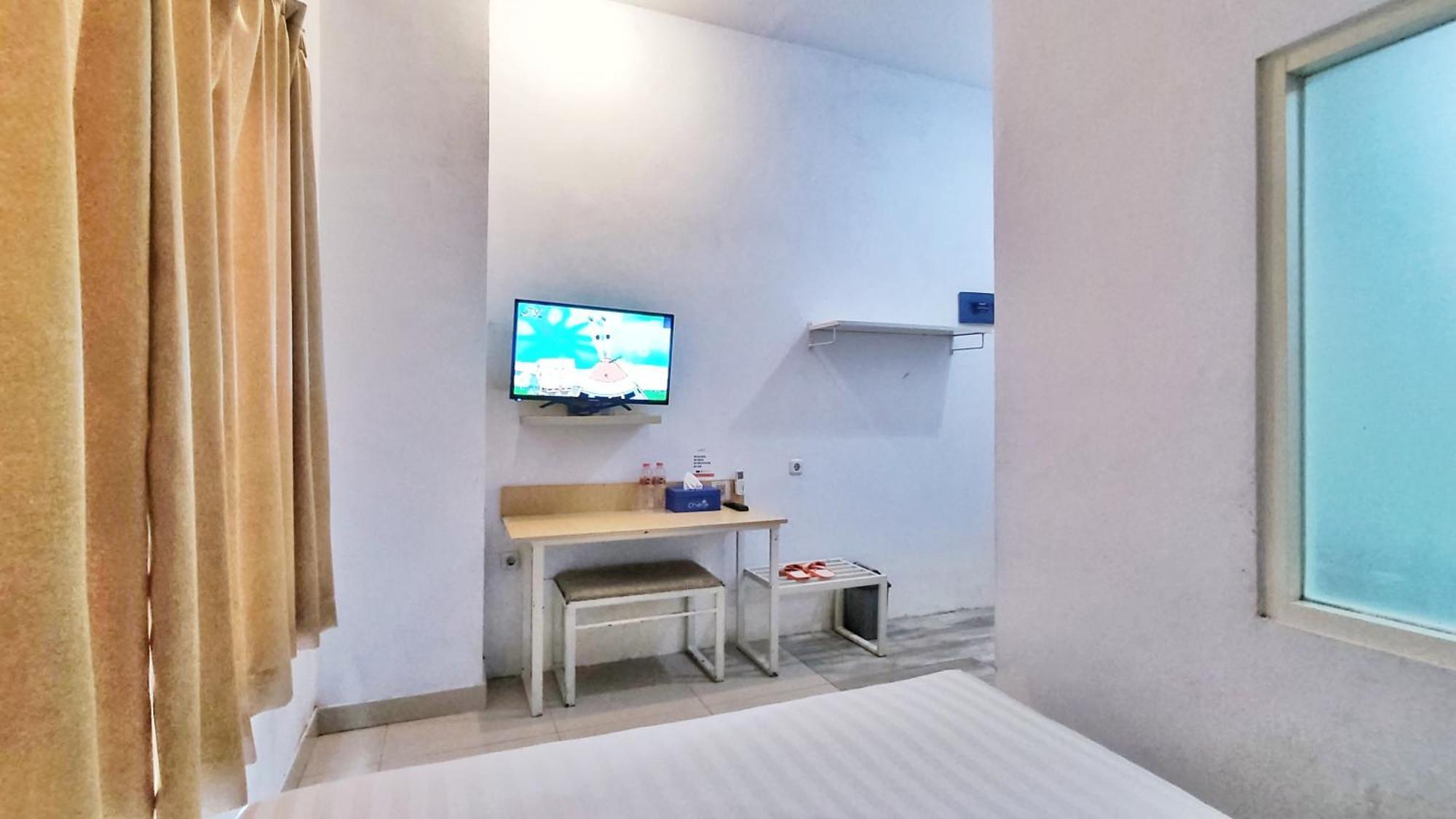 Votel Hotel Charis Tuban Tuban  Eksteriør billede