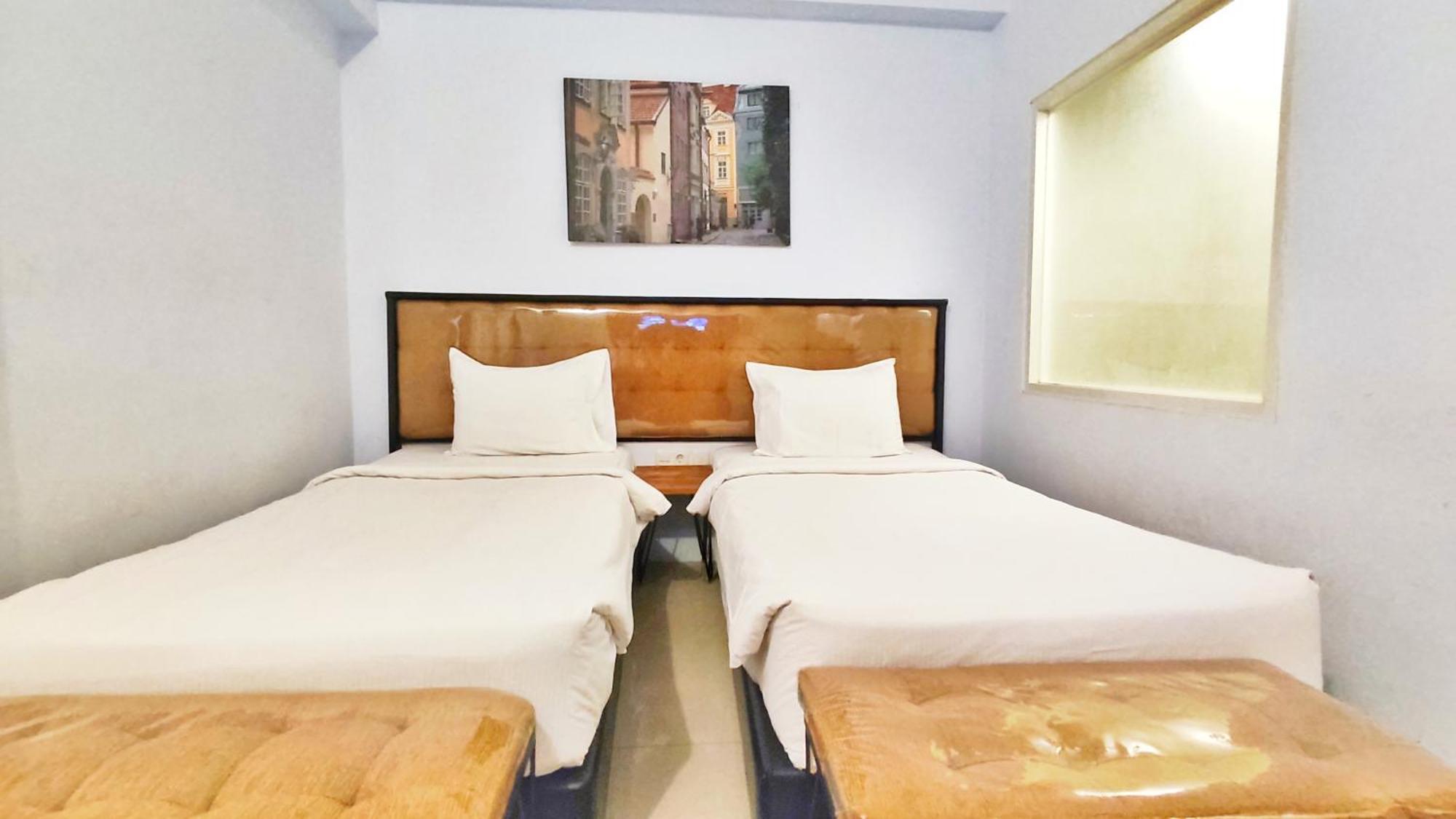 Votel Hotel Charis Tuban Tuban  Eksteriør billede